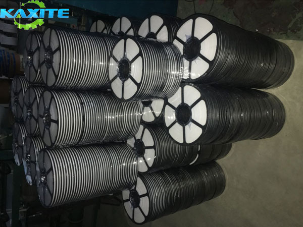 Expanded ptfe tape, digunakan untuk material yang diisi gasket spiral, dijual ke pelanggan Hungaria